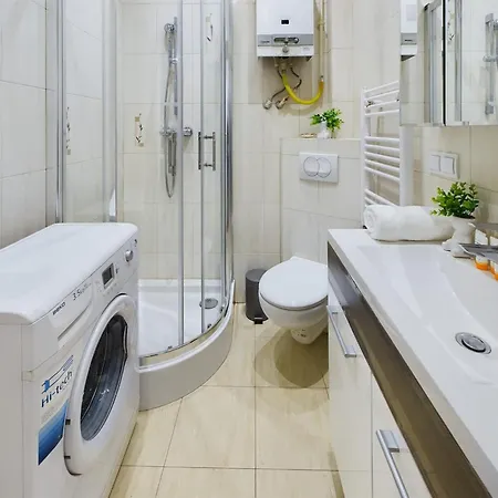 Apartment Cozy In Krakowskie Przedmiescie Near Old Town By Renters Warsaw